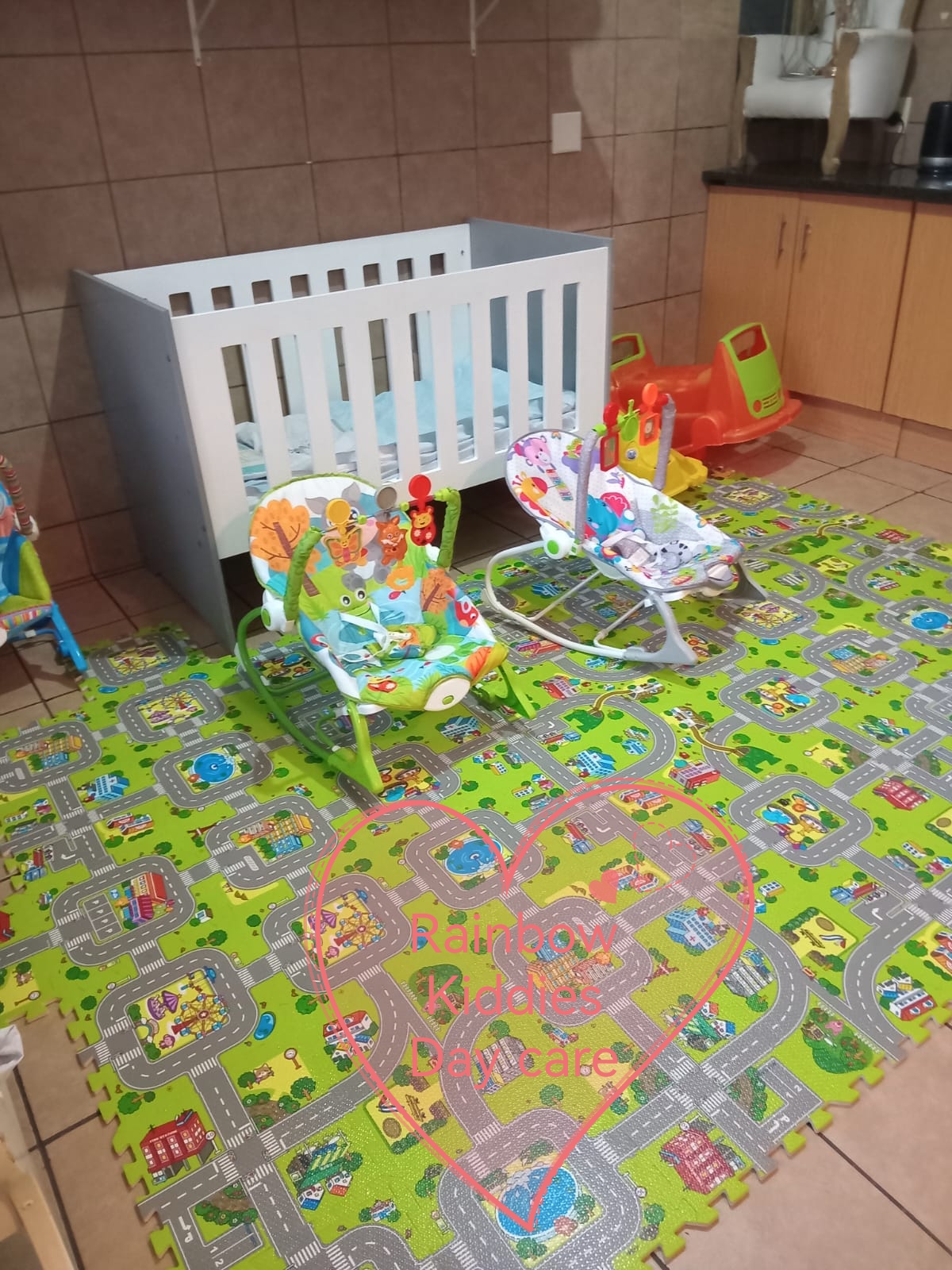 Rainbow Kiddies baby centre with cots and play mats